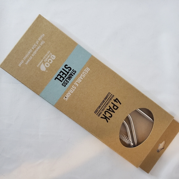 Other - NiB stainless steel 4 pack reusable straws
